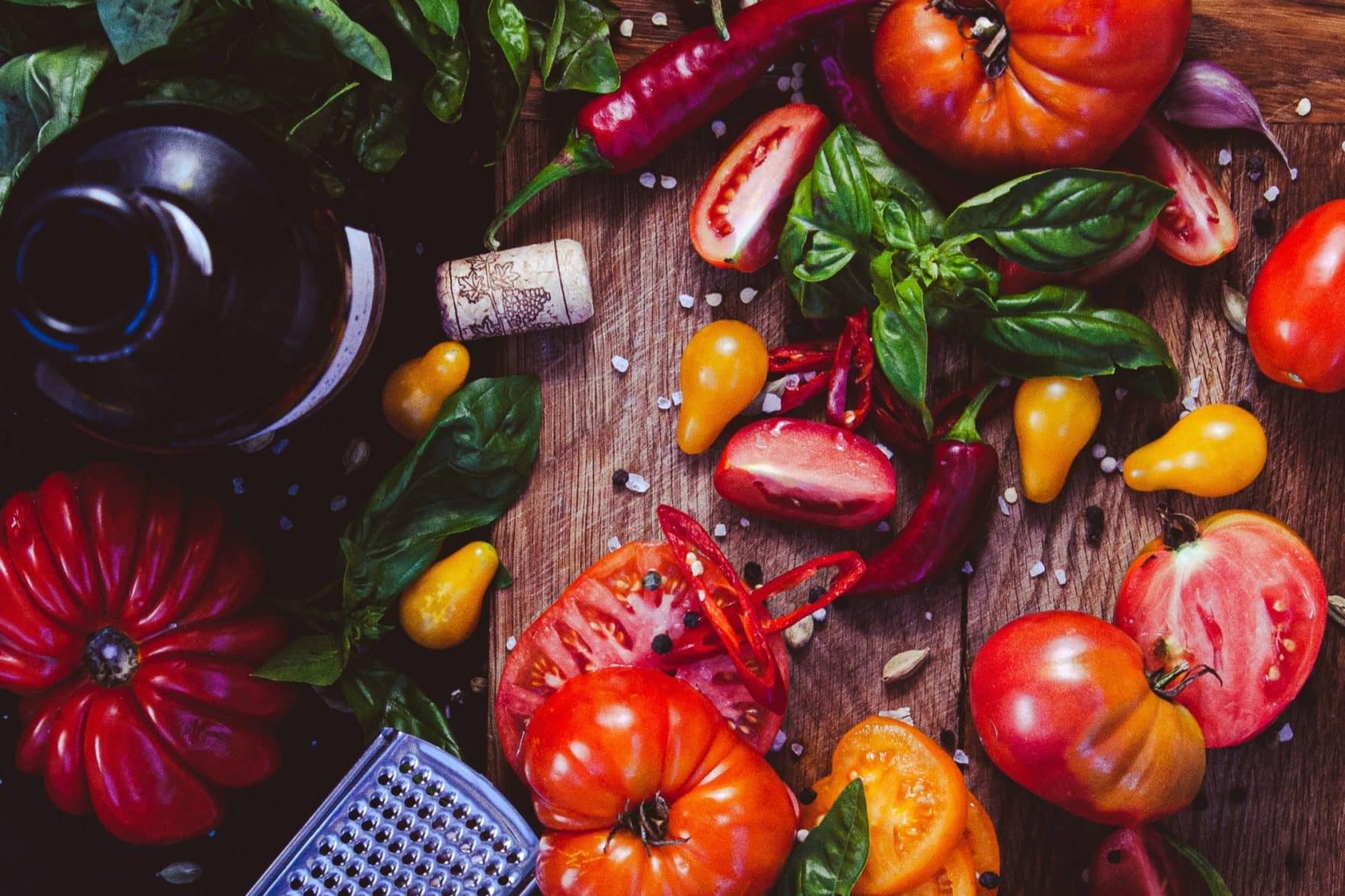 Tom Segura's Sister: The Woman Behind the Comedian's Cardiio Balloon Volley Crackstress